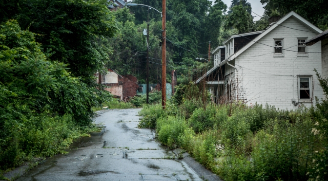 The Eerie Abandoned Neighborhood of Lincoln Way
